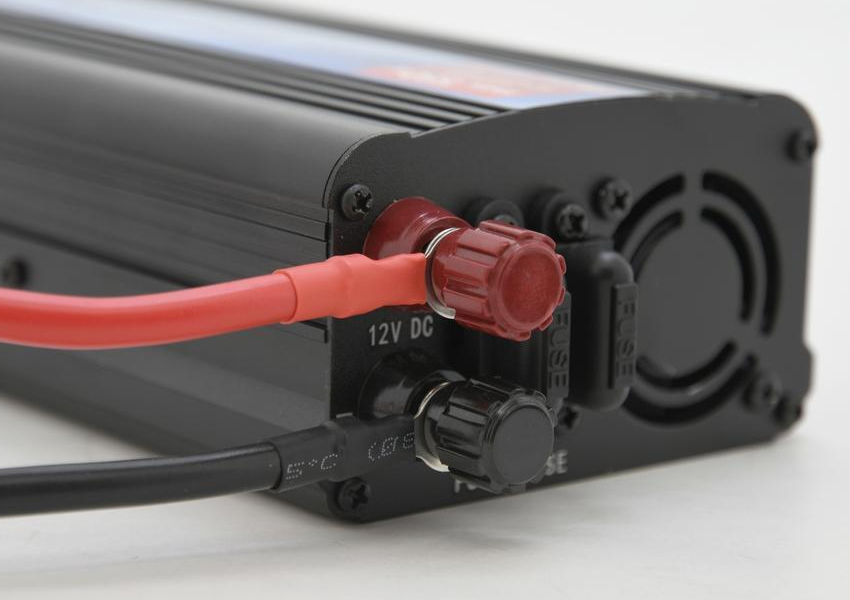 Inverter αυτοκινήτου μετατροπής 12V σε 230V 550W +USB