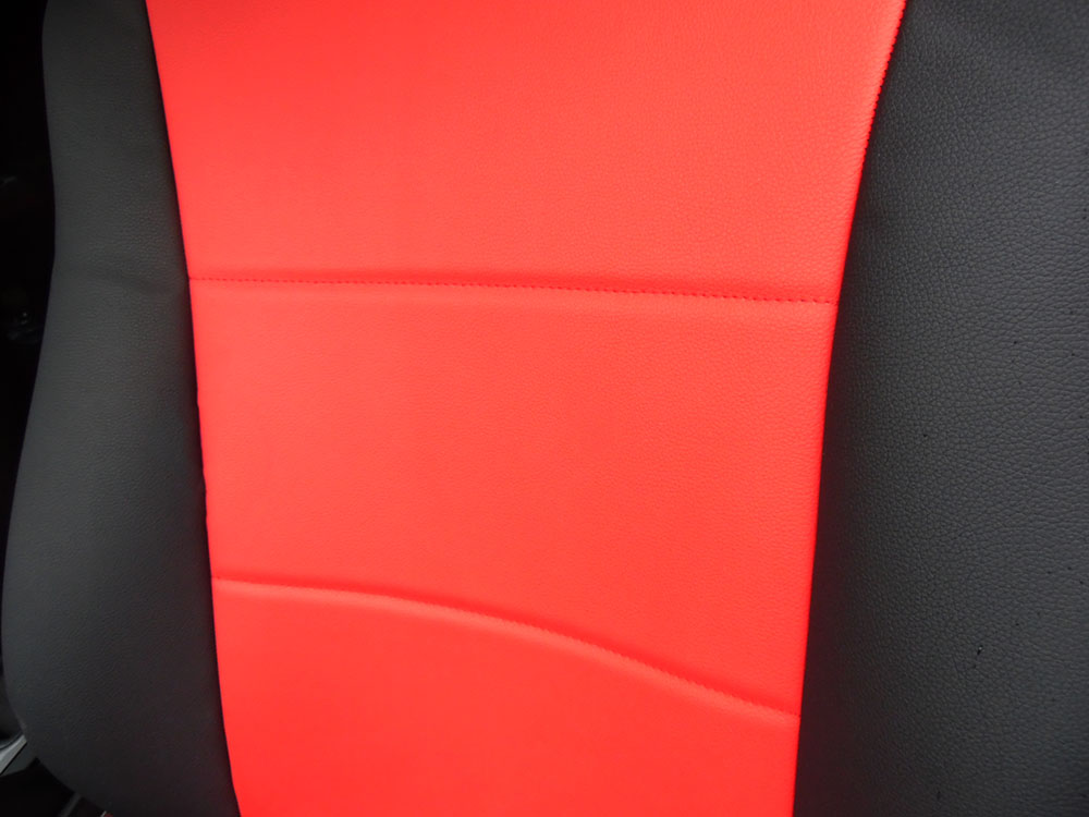 Σετ καλύμματα μαύρο-κόκκινο τεχνόδερμα για Nissan Juke