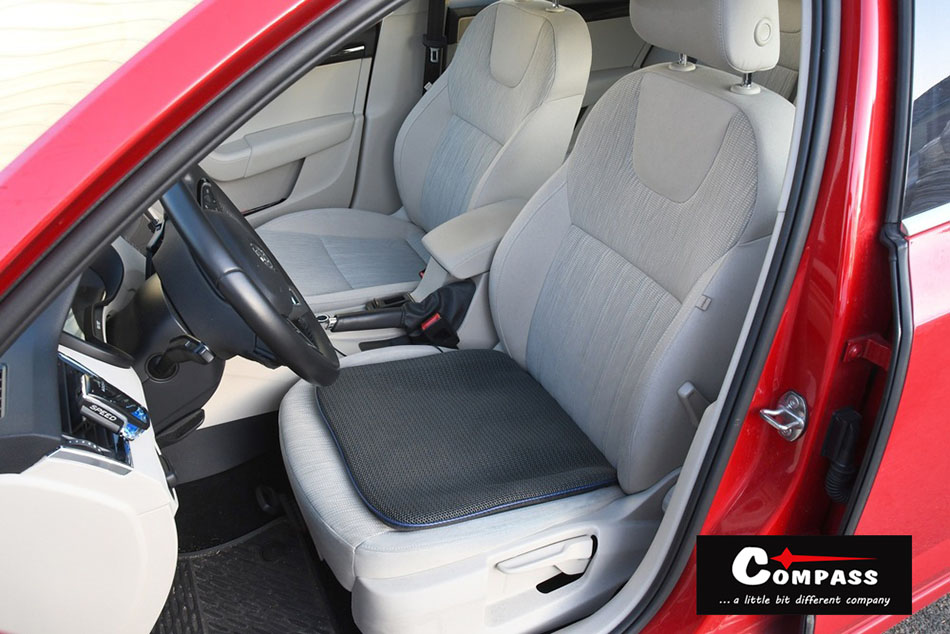 Κάλυμμα καθίσματος με δυνατότητα ψύξης Compass USB 5V 44x42cm