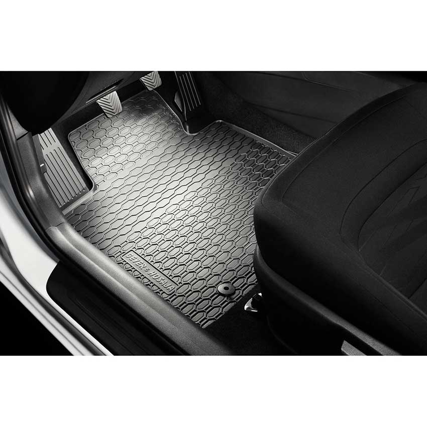 Πατάκια λάστιχο μπεζ για Mercedes W176 / W246 με κουμπώματα