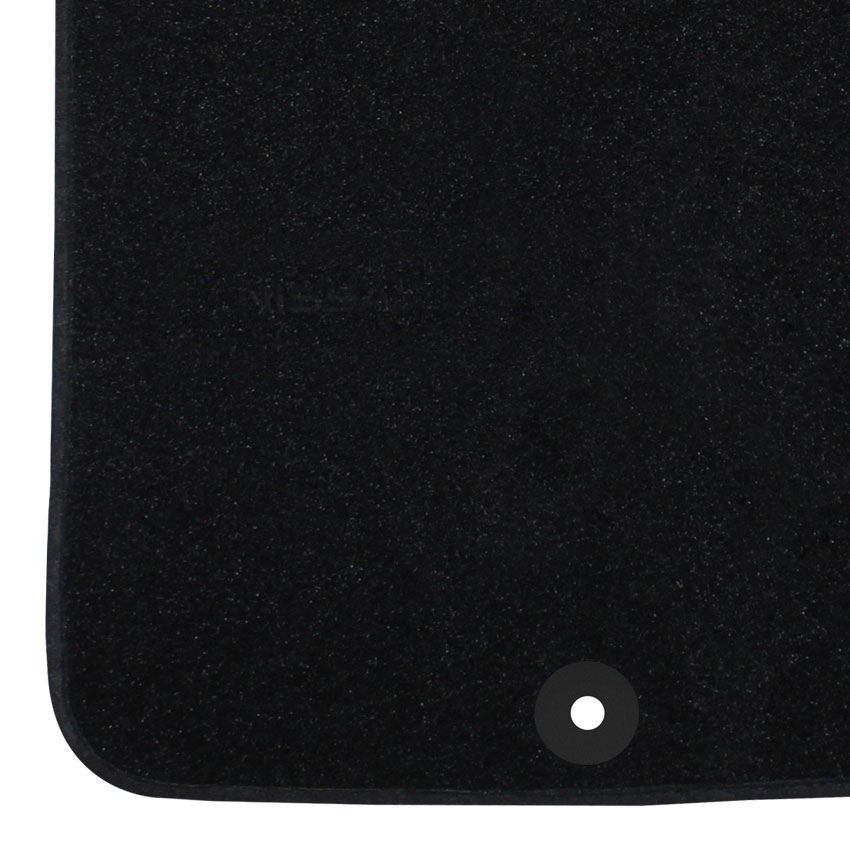 Μοκέτα Premium μαύρη για Nissan Navara D22 (4D) με στρογγυλά κουμπώματα