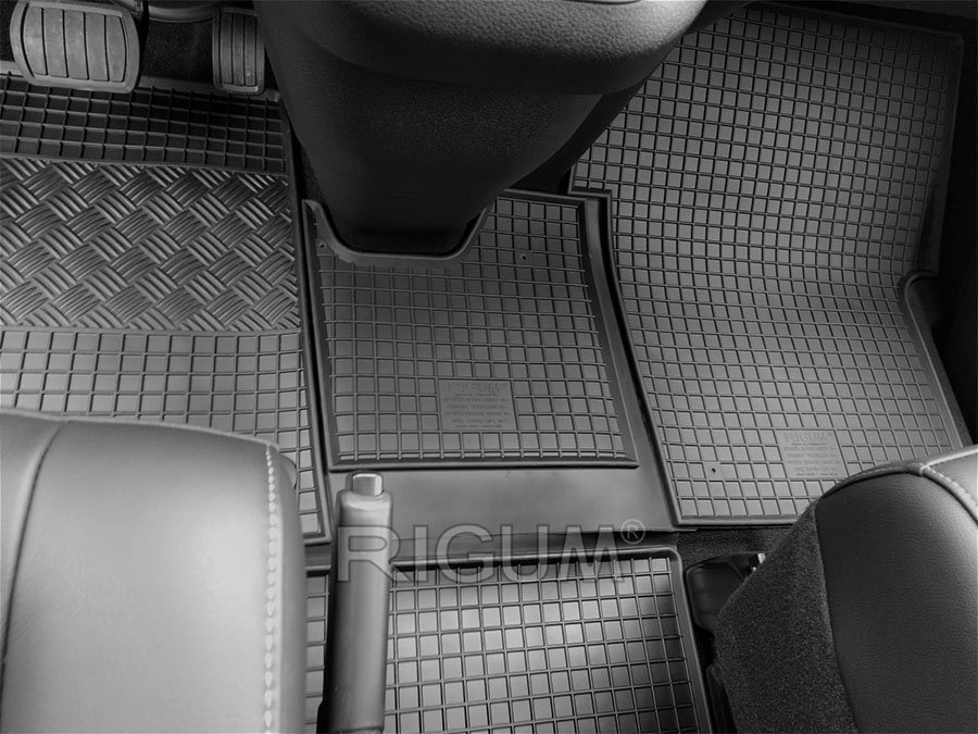 Πατάκια λάστιχο για Citroen Spacetourer /Peugeot Traveller /Toyota ProAce Verso /Opel  Zafira Life με κουμπώματα 4τμχ