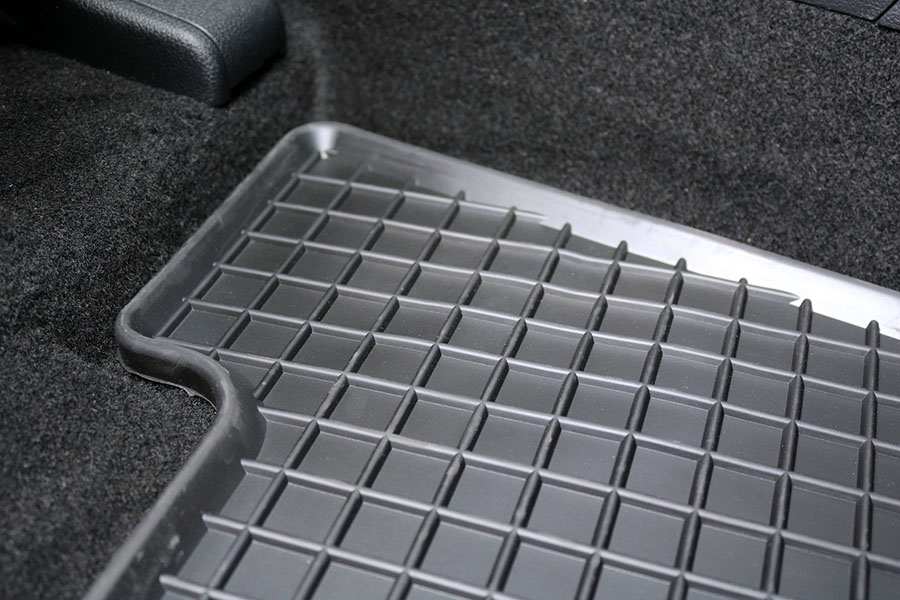 Πατάκια λάστιχο για VW Multivan T5 / T6 (2η σειρά πισινό)