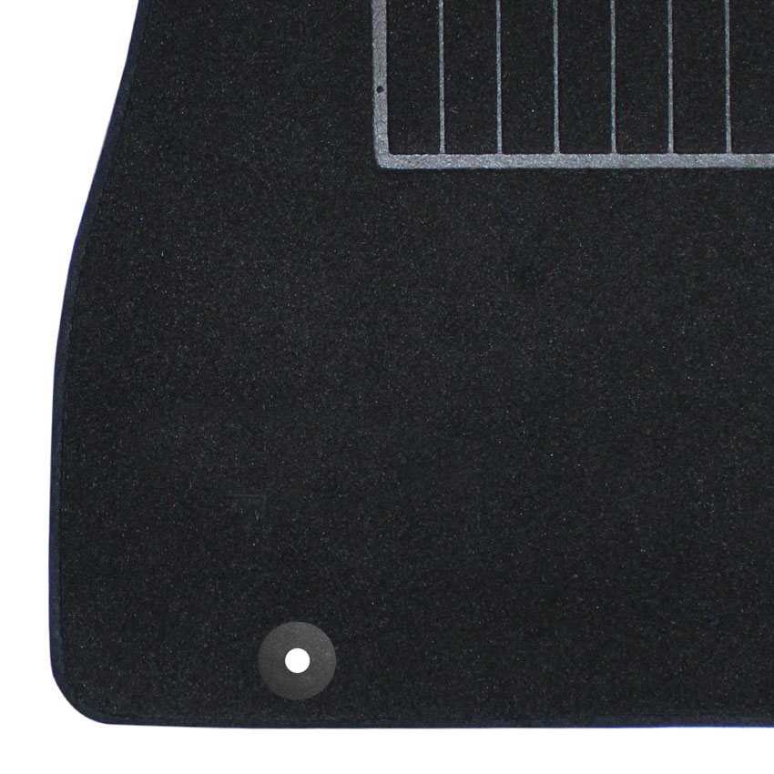 Μοκέτα Standard μαύρη για Nissan Juke I με στρογγυλά κουμπώματα 4τμχ