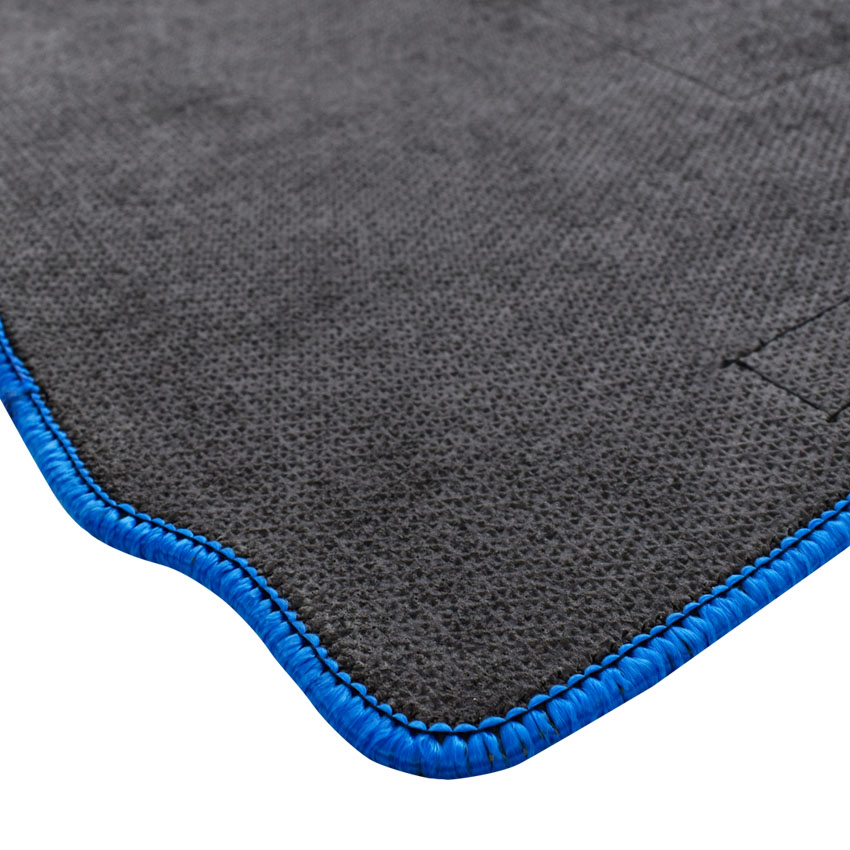 Πατάκια δαπέδου μοκέτας Tuft μαύρα με μπλε ρέλι για Nissan NV200 4τμχ