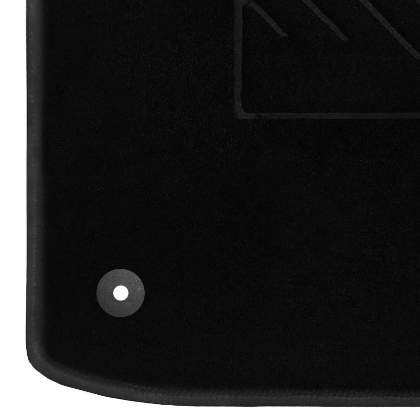 Μοκέτα Tuft μαύρη με γκρι ρέλι για Seat Leon II με στρογγυλά κουμπώματα 4τμχ