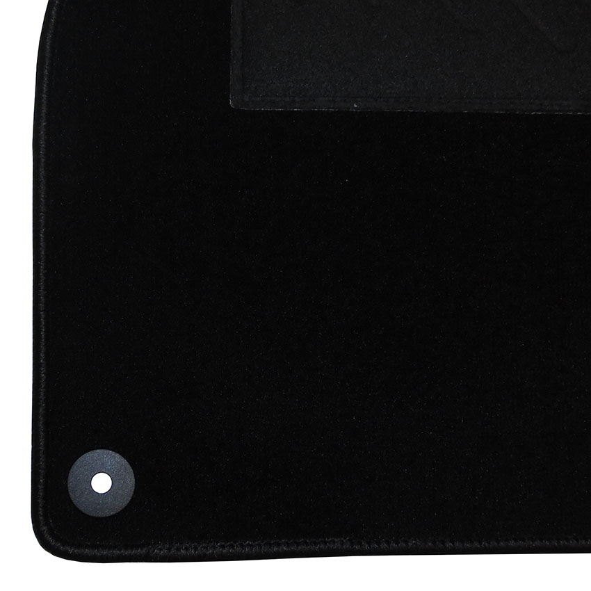 Μοκέτα Tuft μαύρη για Audi A4 (B6/B7) / Seat Exeo με στρογγυλά κουμπώματα 4τμχ