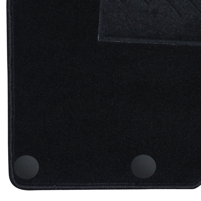 Μοκέτα Tuft μαύρη για Nissan Qashqai II (J11) με στρογγυλά κουμπώματα 4τμχ