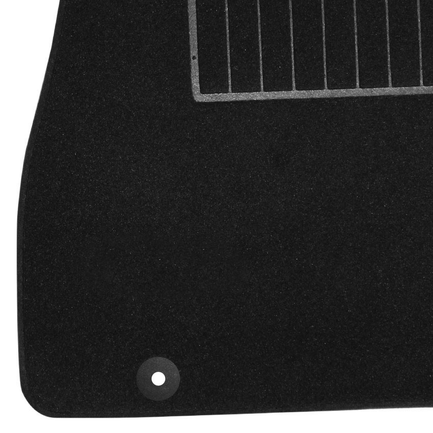 Μοκέτα Tuft μαύρη για Nissan Juke I με στρογγυλά κουμπώματα 4τμχ