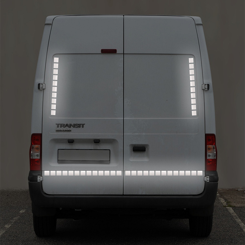 Αντανακλαστική αυτοκόλλητη ταινία λευκή διακεκομμένη 1m x 5cm